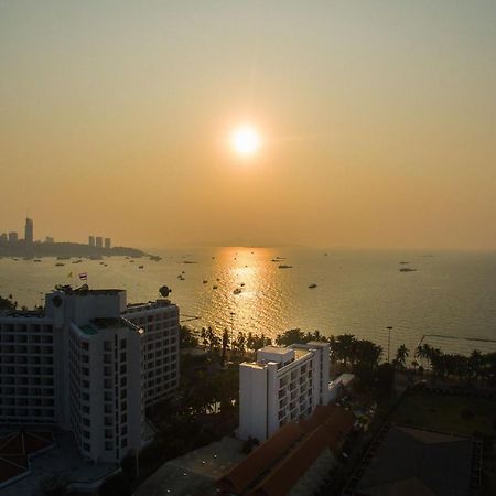Mera Mare Pattaya Beach And Resort Ngoại thất bức ảnh