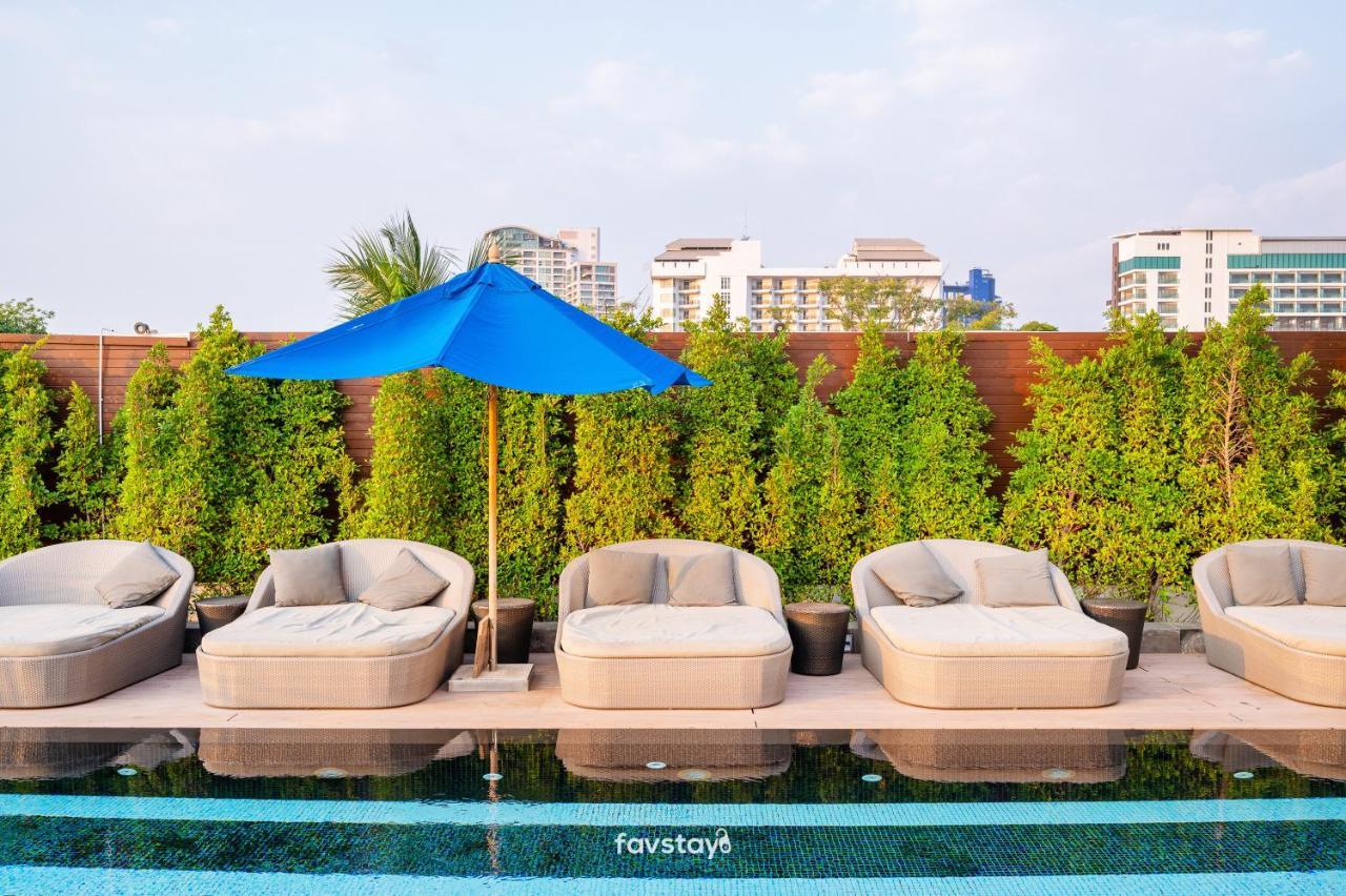 Mera Mare Pattaya Beach And Resort Ngoại thất bức ảnh