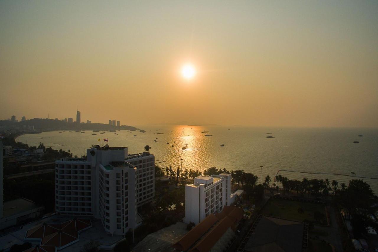 Mera Mare Pattaya Beach And Resort Ngoại thất bức ảnh
